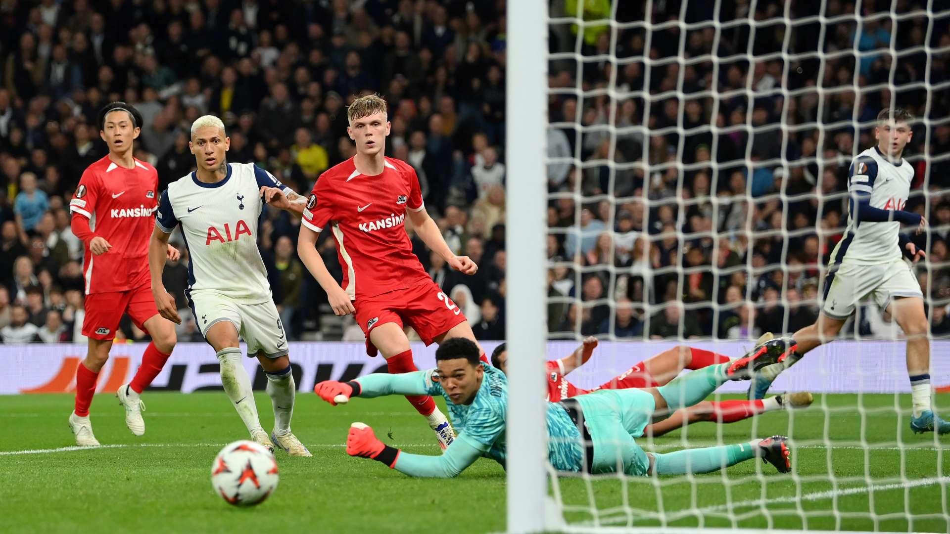 全年共出战 全年共出战